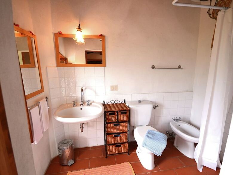 Vintage Cottage In Pescia With Jacuzzi