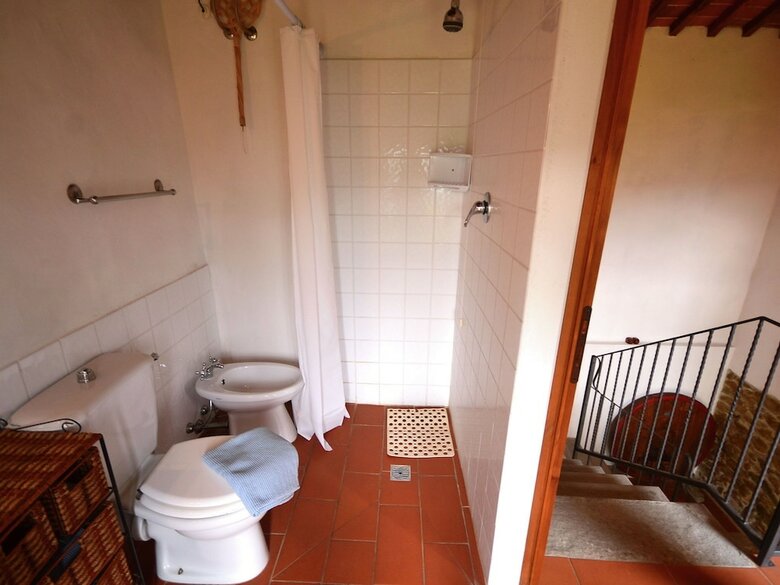 Vintage Cottage In Pescia With Jacuzzi