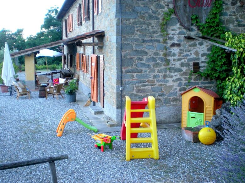 Vintage Cottage In Pescia With Jacuzzi