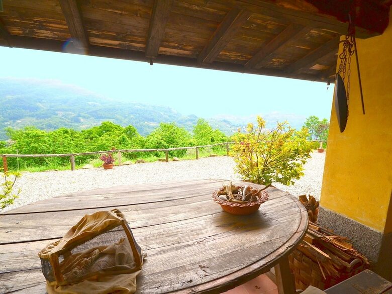 Vintage Cottage In Pescia With Jacuzzi