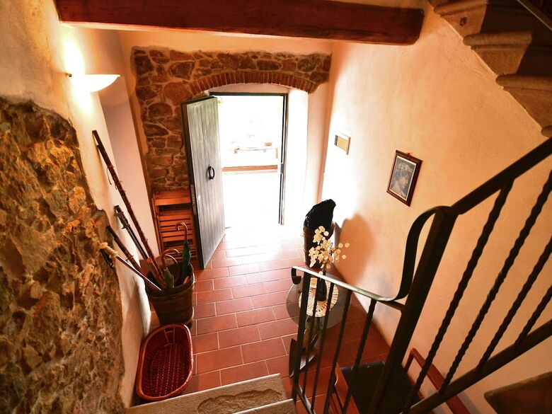 Vintage Cottage In Pescia With Jacuzzi