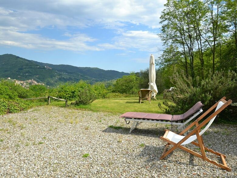 Vintage Cottage In Pescia With Jacuzzi