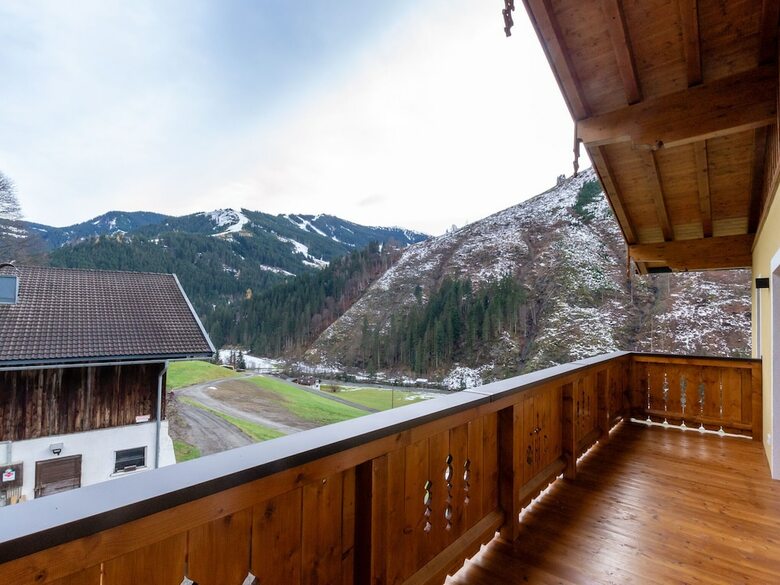 Spacious Apartment In Saalbach With Ski Boot Heaters