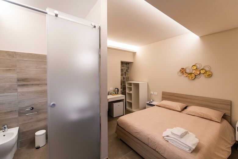 Bed & Breakfast 8 Rooms Hotel