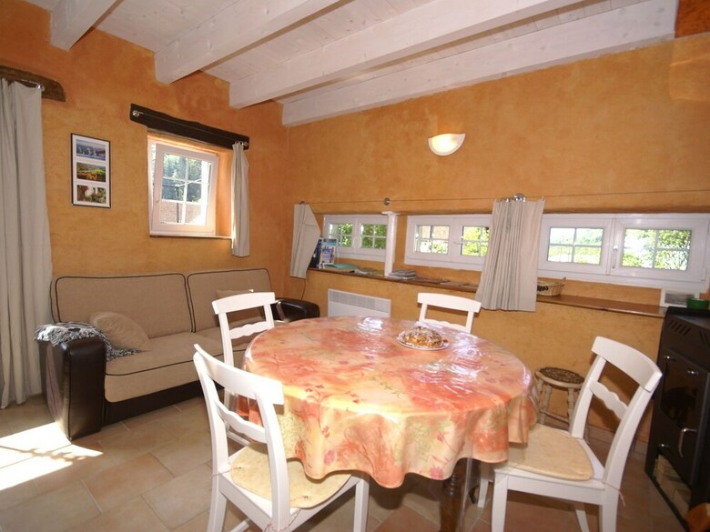 Cozy Home In Haut-du-them-ch�teau-lambert With Garden