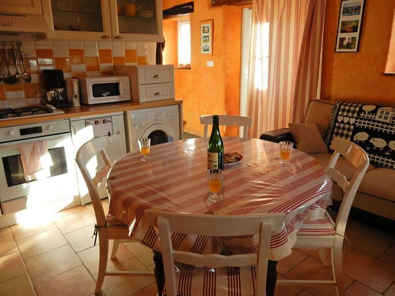 Cozy Home In Haut-du-them-ch�teau-lambert With Garden