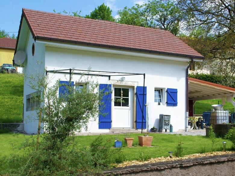 Cozy Home In Haut-du-them-ch�teau-lambert With Garden