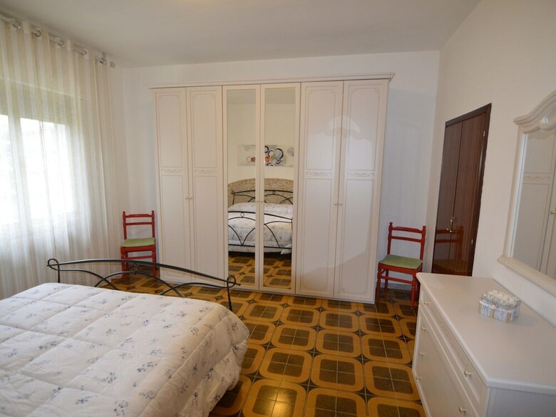 Spacious Apartment Near Saludecio With Pool
