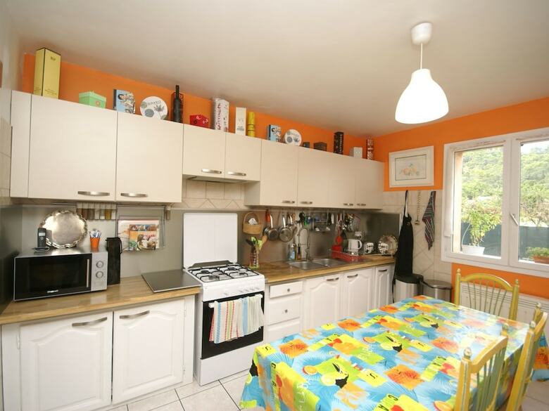 Airconditioned, Spacious Villa In Gar�oult With A Private Pool