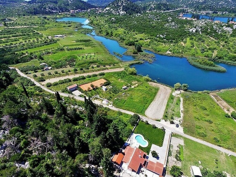 Beautiful Villa In Peracko Blato With Private Pool