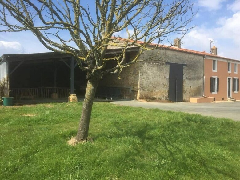 Le Corps De Ferme