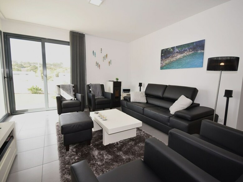Lavish Villa In Foz Do Arelho With Private Swimming Pool