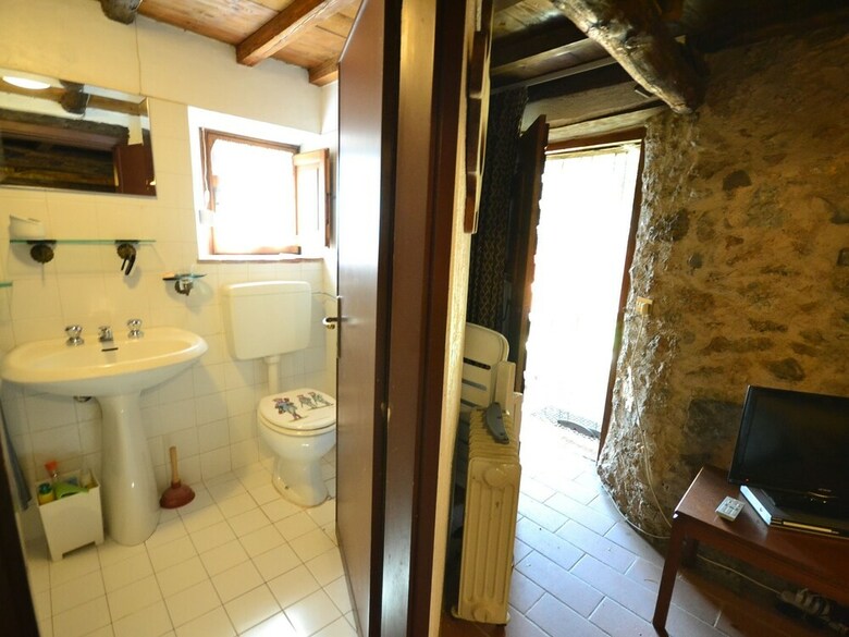 Quiet And Fully Equipped Villa In The Apuan Alps, Tuscany