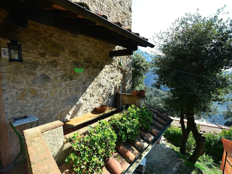 Quiet And Fully Equipped Villa In The Apuan Alps, Tuscany