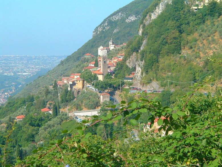 Quiet And Fully Equipped Villa In The Apuan Alps, Tuscany