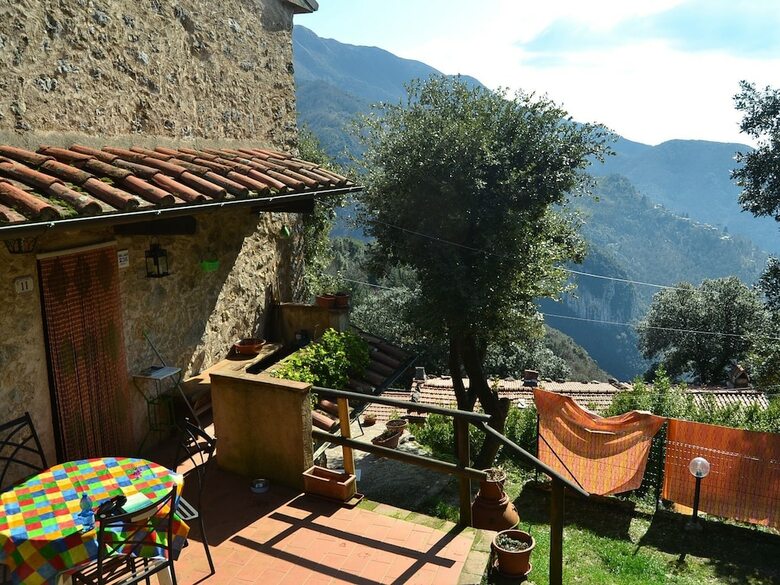 Quiet And Fully Equipped Villa In The Apuan Alps, Tuscany