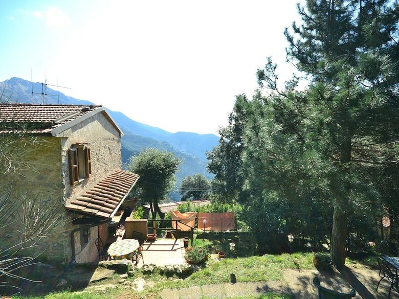 Quiet And Fully Equipped Villa In The Apuan Alps, Tuscany