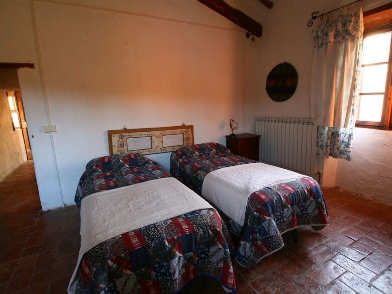 Rustic Cottage In Magione With Garden