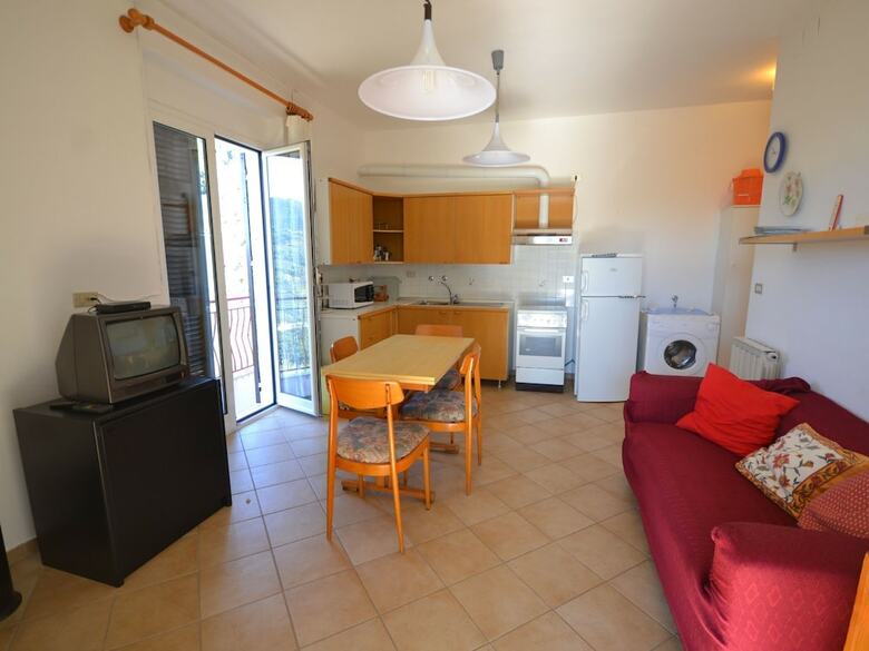 Cozy Holiday Home In Moneglia With Private Garden