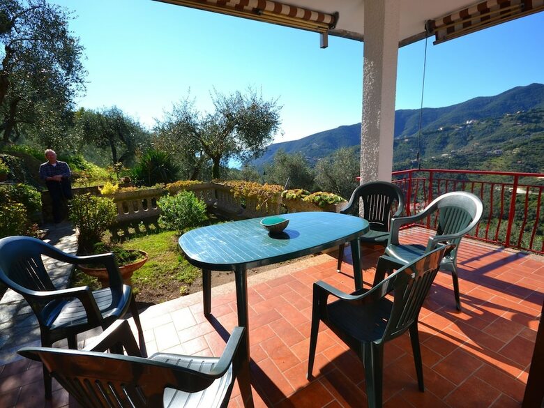 Cozy Holiday Home In Moneglia With Private Garden