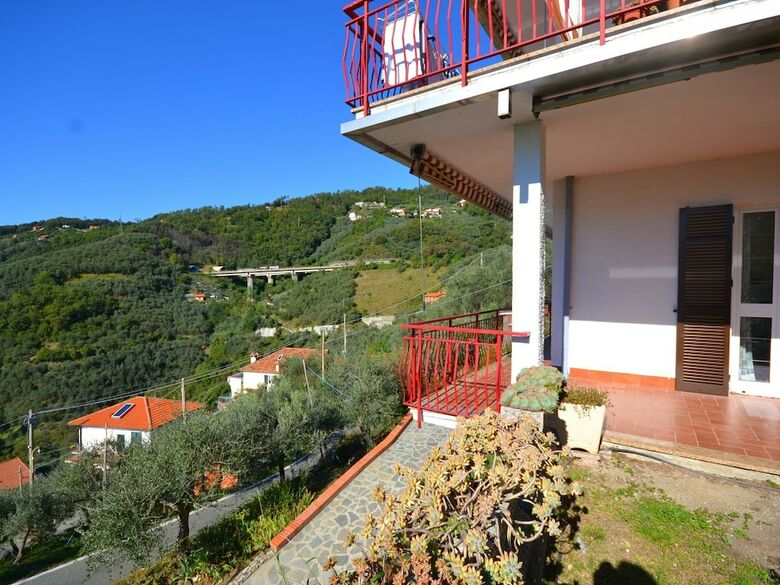 Cozy Holiday Home In Moneglia With Private Garden