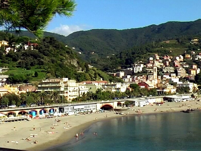 Cozy Holiday Home In Moneglia With Private Garden