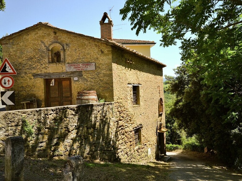 Vintage Holiday Home In Montecastelli Pisano With Terrace