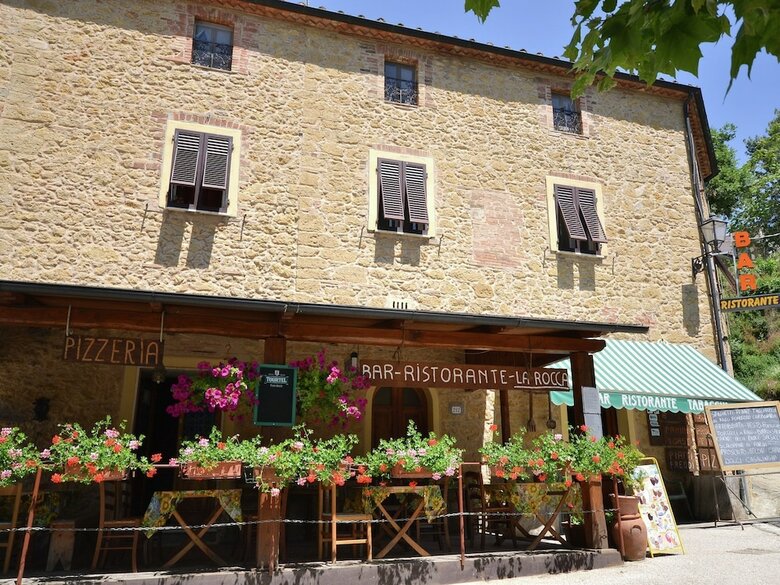 Vintage Holiday Home In Montecastelli Pisano With Terrace