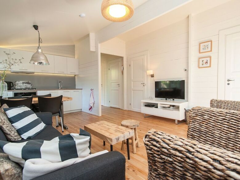Charming Holiday Home In Warmenhuizen Amidst Nature