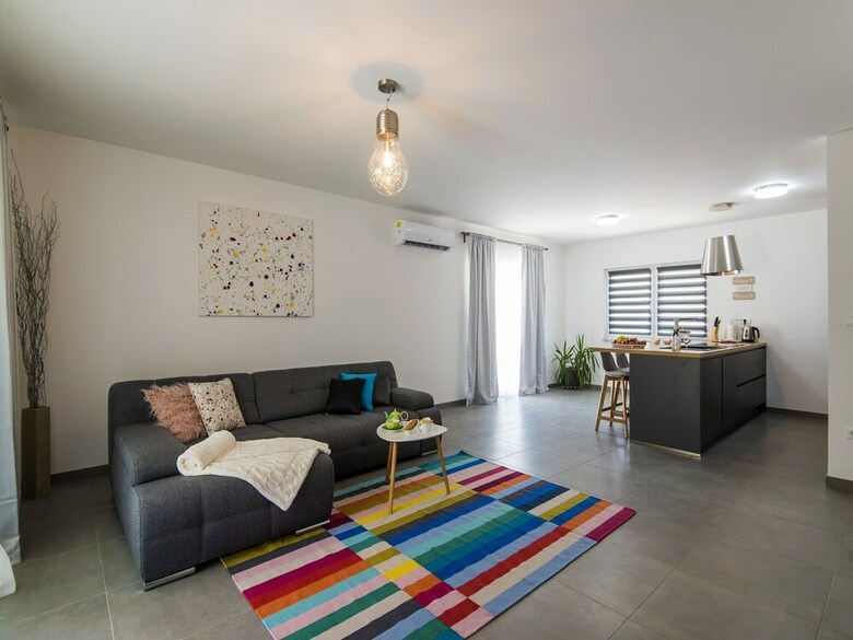 Beautiful Villa With Private Swimming Pool, Nice Covered Terrace, Play Area, Bbq