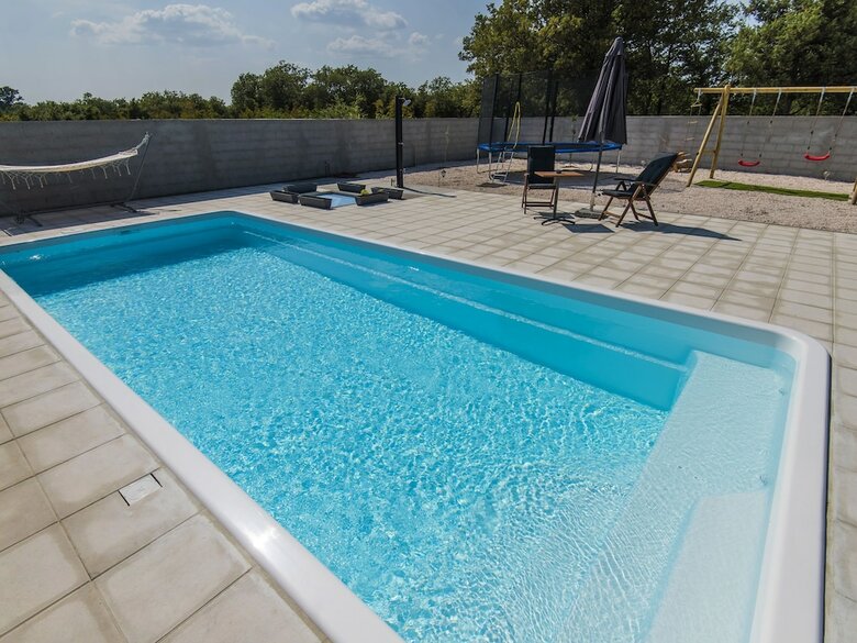 Beautiful Villa With Private Swimming Pool, Nice Covered Terrace, Play Area, Bbq