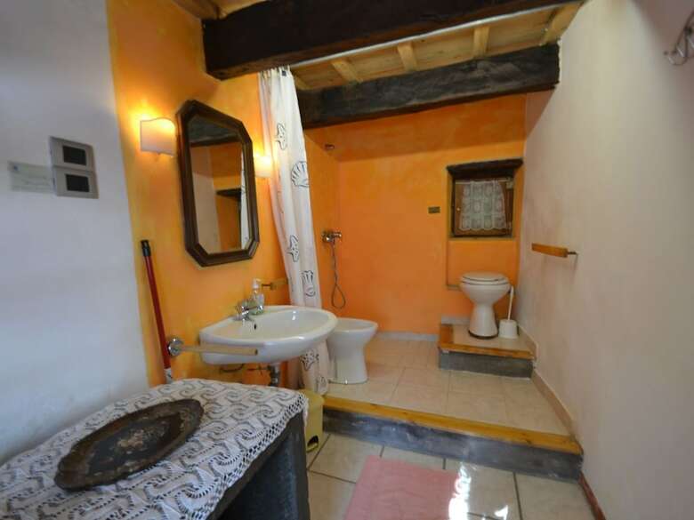 Authentic Colonial Property Set In The Tuscan Hills