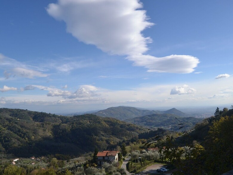 Authentic Colonial Property Set In The Tuscan Hills