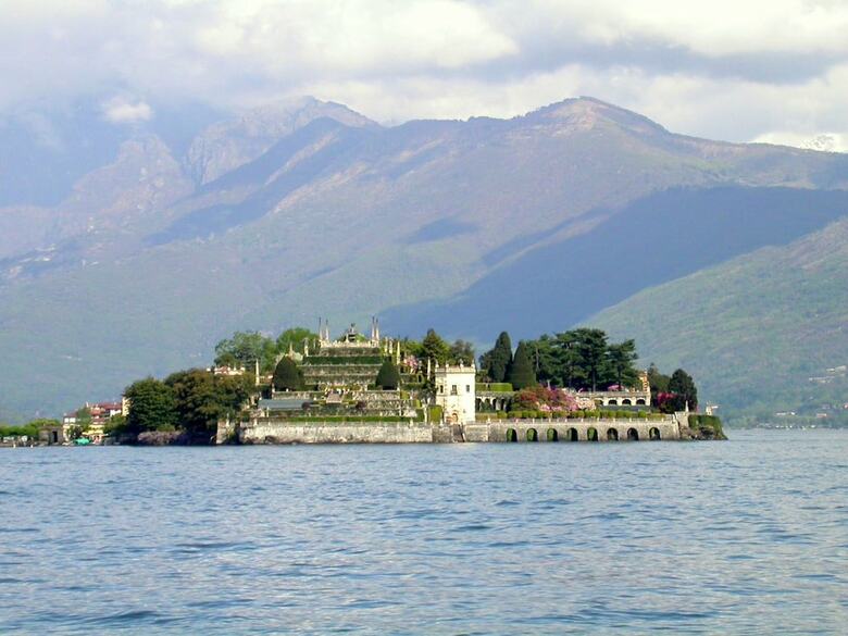 Nice Appartment With Terrace And Stunning Lake View
