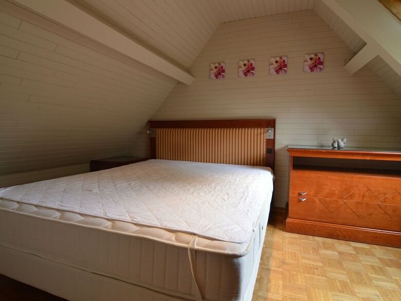 Spacious Holiday Home In Peer With Garden