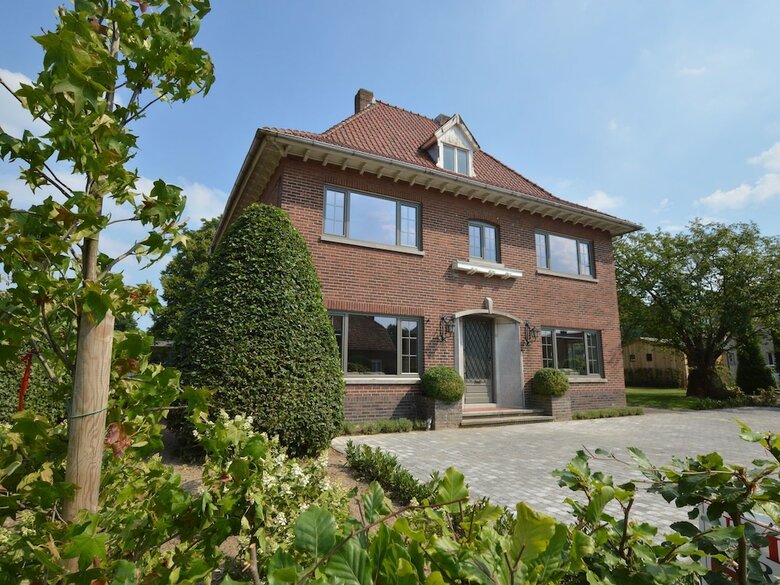 Spacious Holiday Home In Peer With Garden