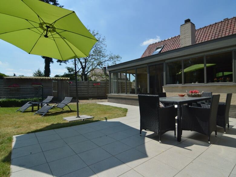 Spacious Holiday Home In Peer With Garden