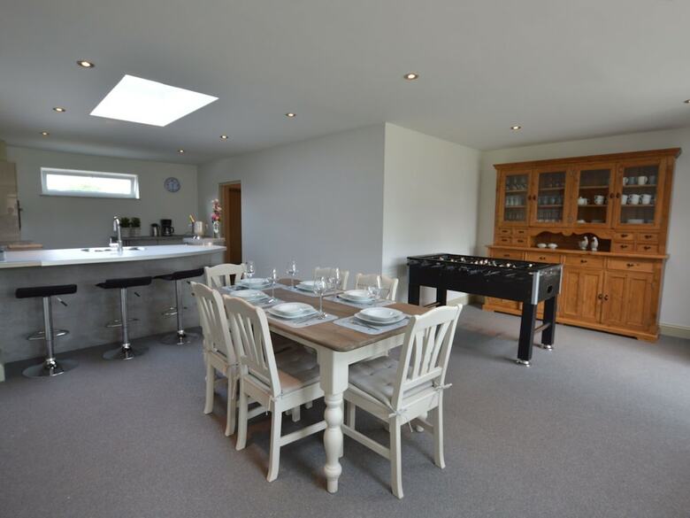 Spacious Holiday Home In Peer With Garden