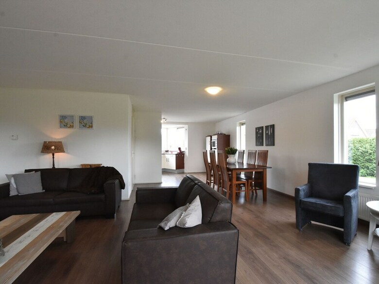 Peaceful Holiday Home In Zeewolde With Swimming Pool