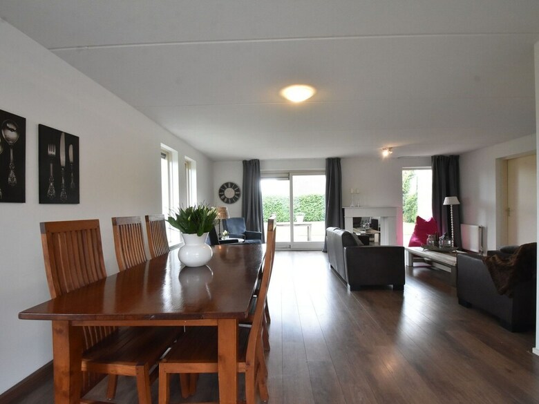 Peaceful Holiday Home In Zeewolde With Swimming Pool