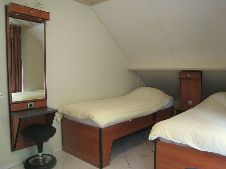 Luxurious Villa On Large Woody And Enclosed Terrain