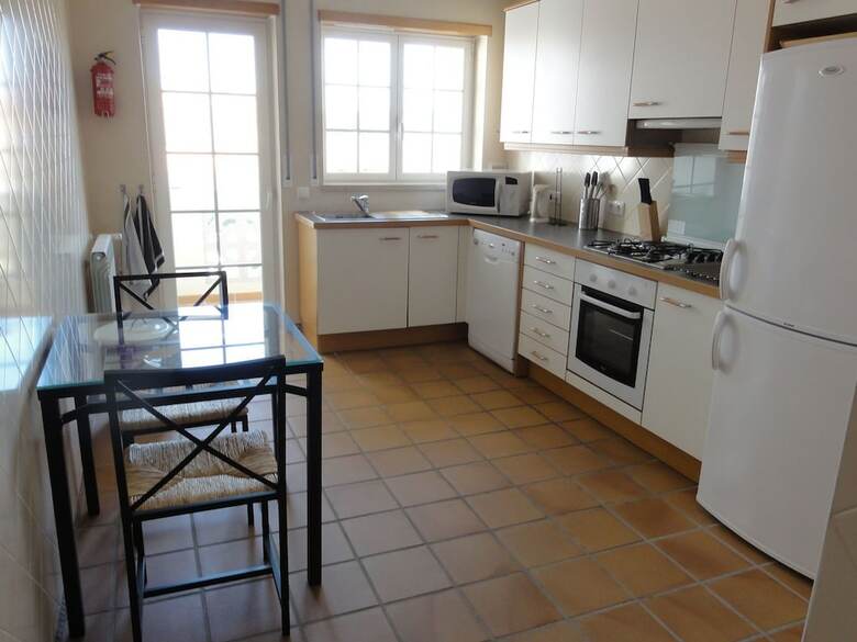 Modern Apartment In �bidos With Pool