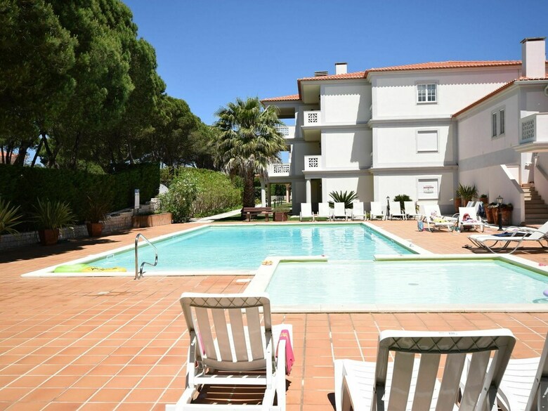 Modern Apartment In �bidos With Pool
