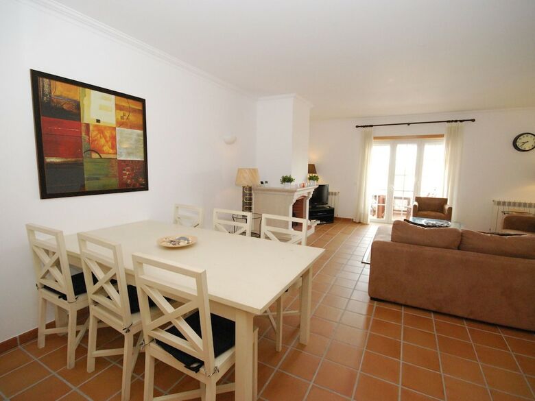 Modern Apartment In �bidos With Pool