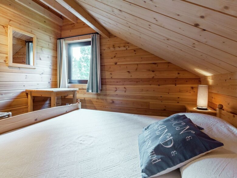 Cabana Modern Holiday Home In Vresse-sur-semois With Kayaking