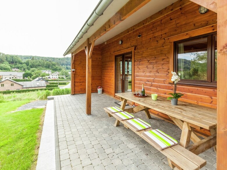 Cabana Modern Holiday Home In Vresse-sur-semois With Kayaking
