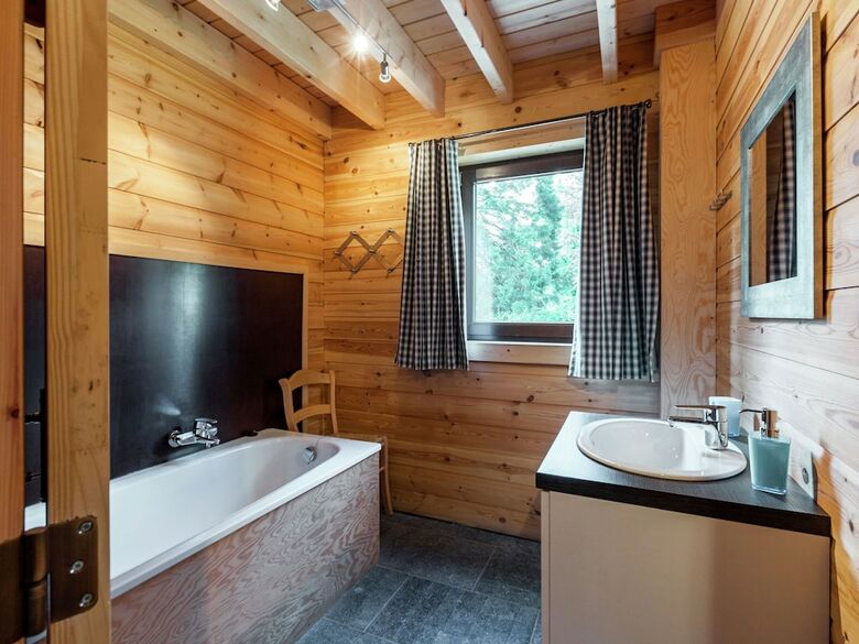 Cabana Modern Holiday Home In Vresse-sur-semois With Kayaking