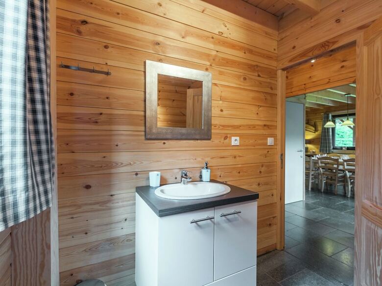 Cabana Modern Holiday Home In Vresse-sur-semois With Kayaking