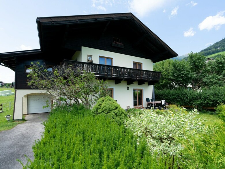 Grand Apartment In Walchen With Garden