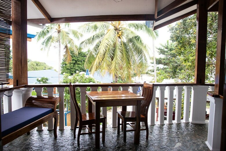 Hotel Rainbow Bay Beach And Dive Resort